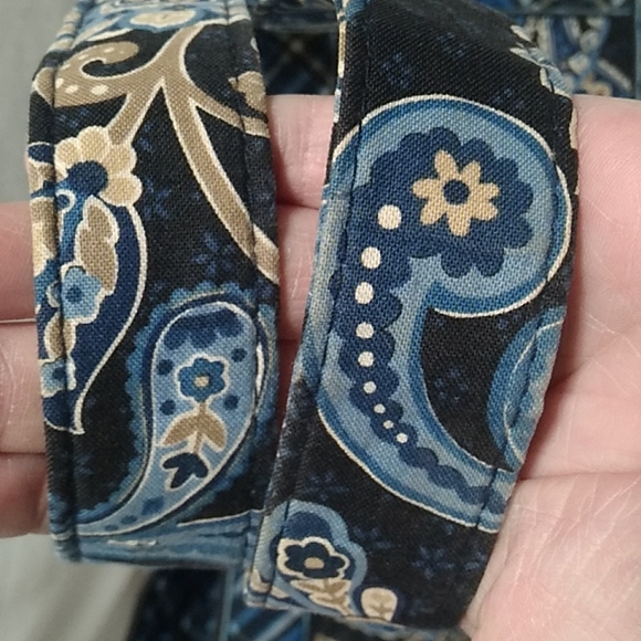 LAST DROP! Like New Vera Bradley Paisley Print Tote - Picture 5 of 13